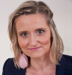 Mgr. Leona Mechúrová